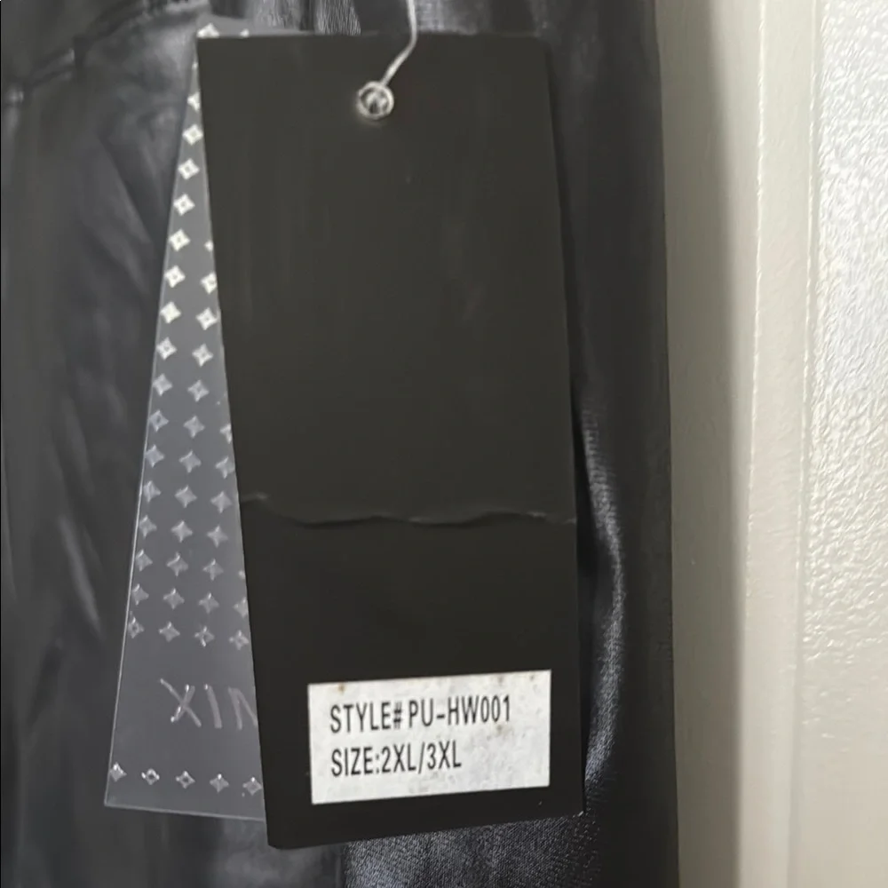 🖤NWT Mix Black Faux Leather Leggings - Picture 4 of 4